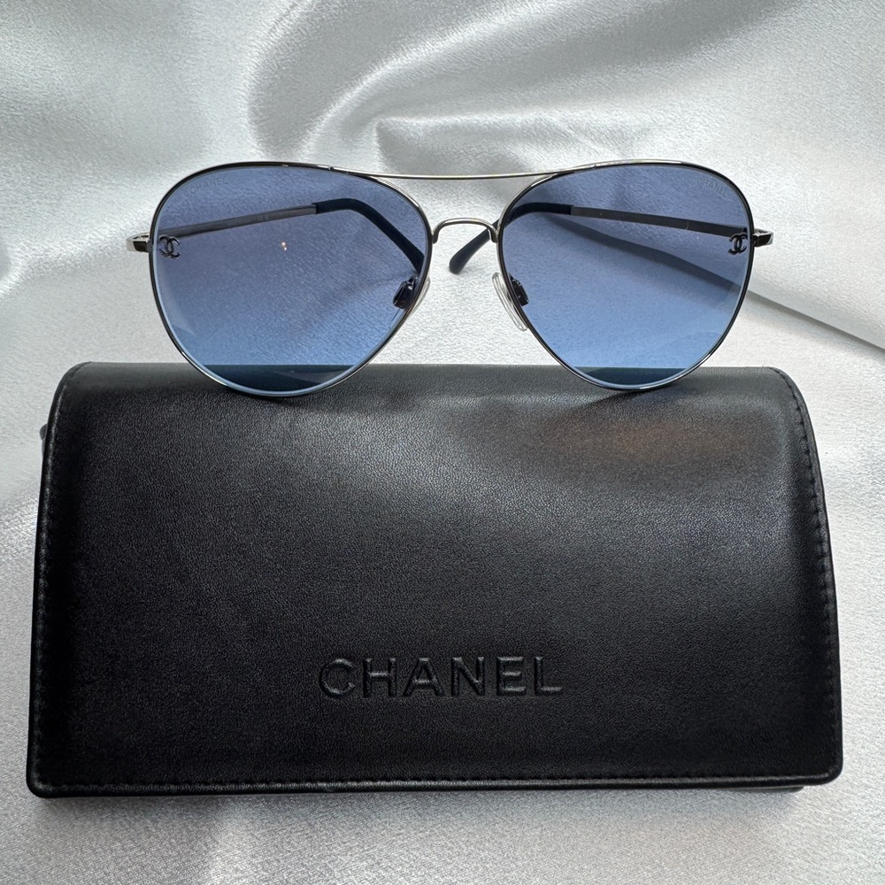 CHANEL Pilot Aviator Sunglasses with Case
